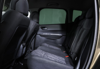 Подержанный автомобиль Peugeot 3008 2012 года (12 фото)