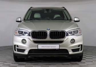 Подержанный автомобиль BMW X5 2016 года (3 фото)