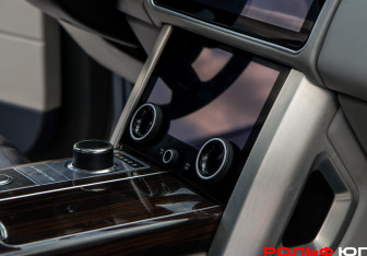 Подержанный автомобиль Land Rover Range Rover 2013 года (14 фото)
