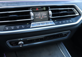 Подержанный автомобиль BMW X5 2019 года (16 фото)