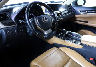 Подержанный автомобиль Lexus GS 2012 года (15 фото)