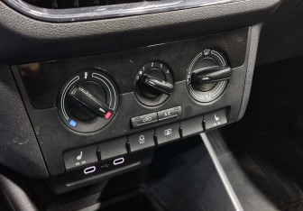 Подержанный автомобиль Skoda Rapid Liftback 2022 года (21 фото)