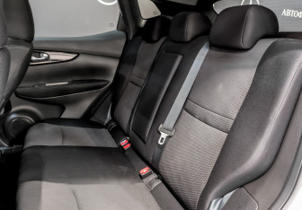 Подержанный автомобиль Nissan Qashqai 2018 года (12 фото)