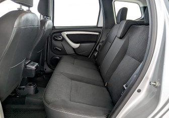 Подержанный автомобиль Nissan Terrano 2021 года (12 фото)