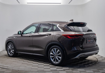 Подержанный автомобиль Infiniti QX50 2019 года (3 фото)