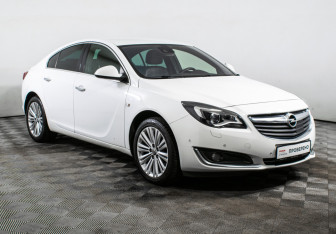 Подержанный автомобиль Opel Insignia Liftback 2014 года (3 фото)