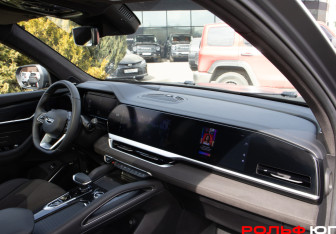 Подержанный автомобиль Geely Monjaro 2024 года (7 фото)