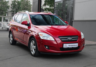 Подержанный автомобиль Kia Ceed Wagon 2008 года (3 фото)
