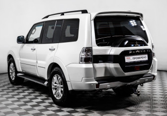Подержанный автомобиль Mitsubishi Pajero 2020 года (7 фото)