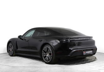 Подержанный автомобиль Porsche Taycan 2021 года (7 фото)