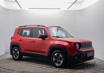 Подержанный автомобиль Jeep Renegade 2017 года (3 фото)