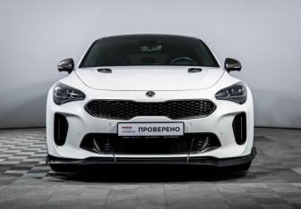 Подержанный автомобиль Kia Stinger 2021 года (2 фото)