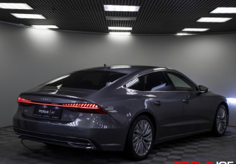 Подержанный автомобиль Audi A7 2018 года (31 фото)