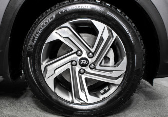 Подержанный автомобиль Hyundai Santa Fe 2022 года (18 фото)