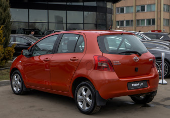 Подержанный автомобиль Toyota Yaris Hatchback 2007 года (5 фото)
