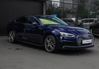 Подержанный автомобиль Audi A5 Liftback 2019 года (3 фото)