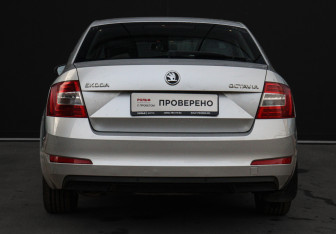 Подержанный автомобиль Skoda Octavia Liftback 2013 года (6 фото)