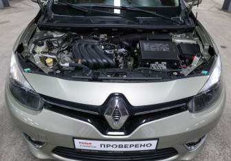 Подержанный автомобиль Renault Fluence 2014 года (9 фото)
