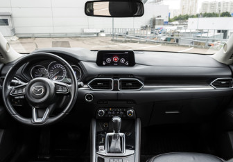 Подержанный автомобиль Mazda CX-5 2019 года (13 фото)