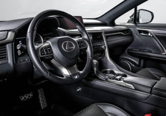 Подержанный автомобиль Lexus RX 2019 года (14 фото)