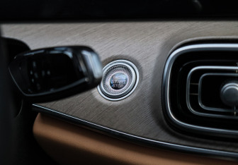 Подержанный автомобиль Jaecoo J8 2024 года (26 фото)