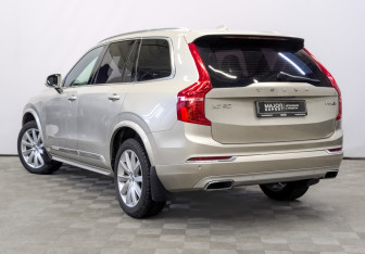 Подержанный автомобиль Volvo XC90 2017 года (7 фото)