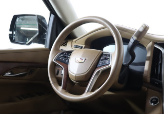 Подержанный автомобиль Cadillac Escalade Suv 2015 года (15 фото)