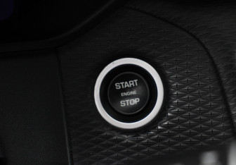 Подержанный автомобиль Land Rover Range Rover Velar 2018 года (32 фото)