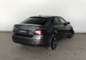 Подержанный автомобиль Skoda Octavia Liftback 2018 года (5 фото)