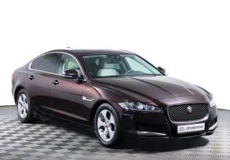 Подержанный автомобиль Jaguar XF Sedan 2017 года (3 фото)