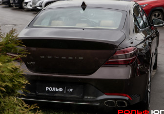 Подержанный автомобиль Genesis G70 2021 года (21 фото)