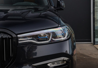 Подержанный автомобиль BMW X7 2022 года (37 фото)
