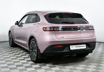 Подержанный автомобиль AITO M5 2023 года (14 фото)