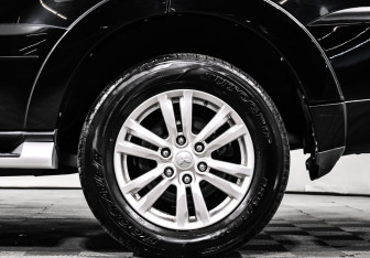 Подержанный автомобиль Mitsubishi Pajero 2017 года (16 фото)