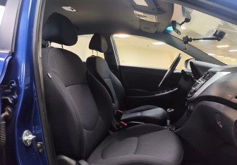 Подержанный автомобиль Hyundai Solaris Sedan 2011 года (12 фото)