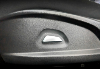 Подержанный автомобиль Москвич 6 2023 года (21 фото)