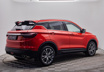 Подержанный автомобиль Geely Coolray 2022 года (5 фото)
