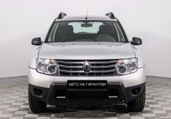 Подержанный автомобиль Renault Duster 2013 года (2 фото)