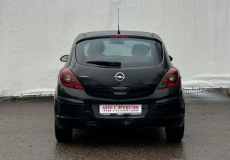 Подержанный автомобиль Opel Corsa 2011 года (6 фото)