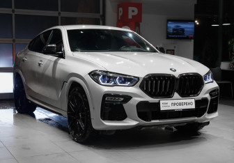 Подержанный автомобиль BMW X6 2020 года (3 фото)