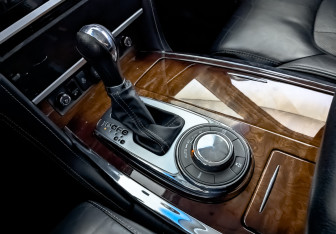 Подержанный автомобиль Infiniti QX80 2017 года (28 фото)