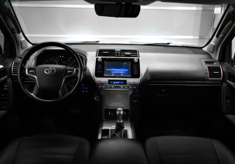 Подержанный автомобиль Toyota Land Cruiser Prado 2020 года (8 фото)