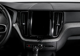 Подержанный автомобиль Volvo XC60 2019 года (13 фото)