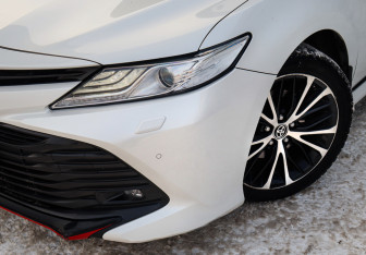 Подержанный автомобиль Toyota Camry Sedan 2021 года (30 фото)