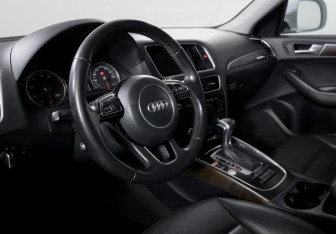 Подержанный автомобиль Audi Q5 2015 года (14 фото)