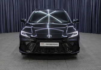 Подержанный автомобиль Toyota Camry Sedan 2024 года (2 фото)