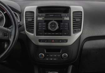 Подержанный автомобиль Kia Venga 2016 года (14 фото)