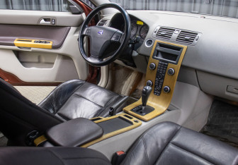 Подержанный автомобиль Volvo S40 2008 года (11 фото)