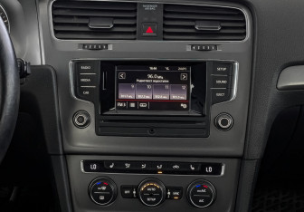 Подержанный автомобиль Volkswagen Golf Hatchback 2013 года (15 фото)