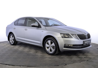 Подержанный автомобиль Skoda Octavia Liftback 2019 года (3 фото)